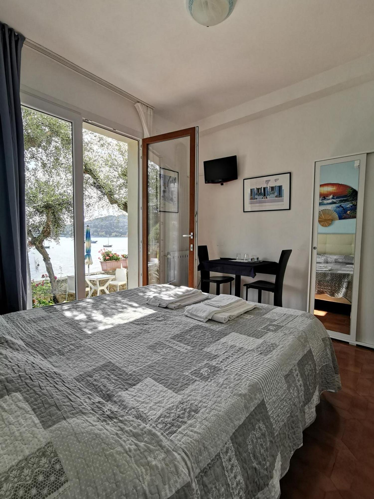 B&B La Palafitta Портовенере Экстерьер фото
