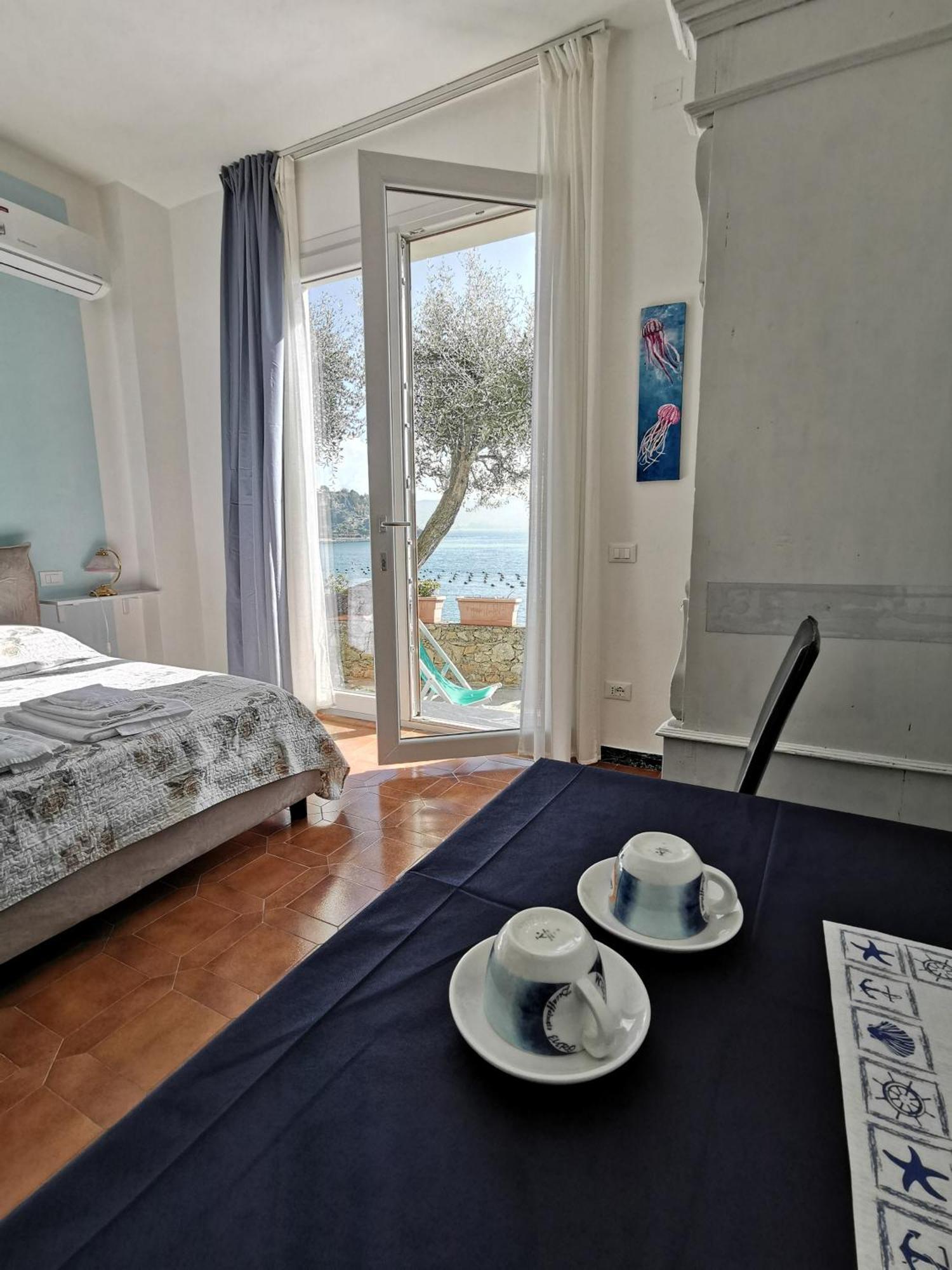B&B La Palafitta Портовенере Экстерьер фото