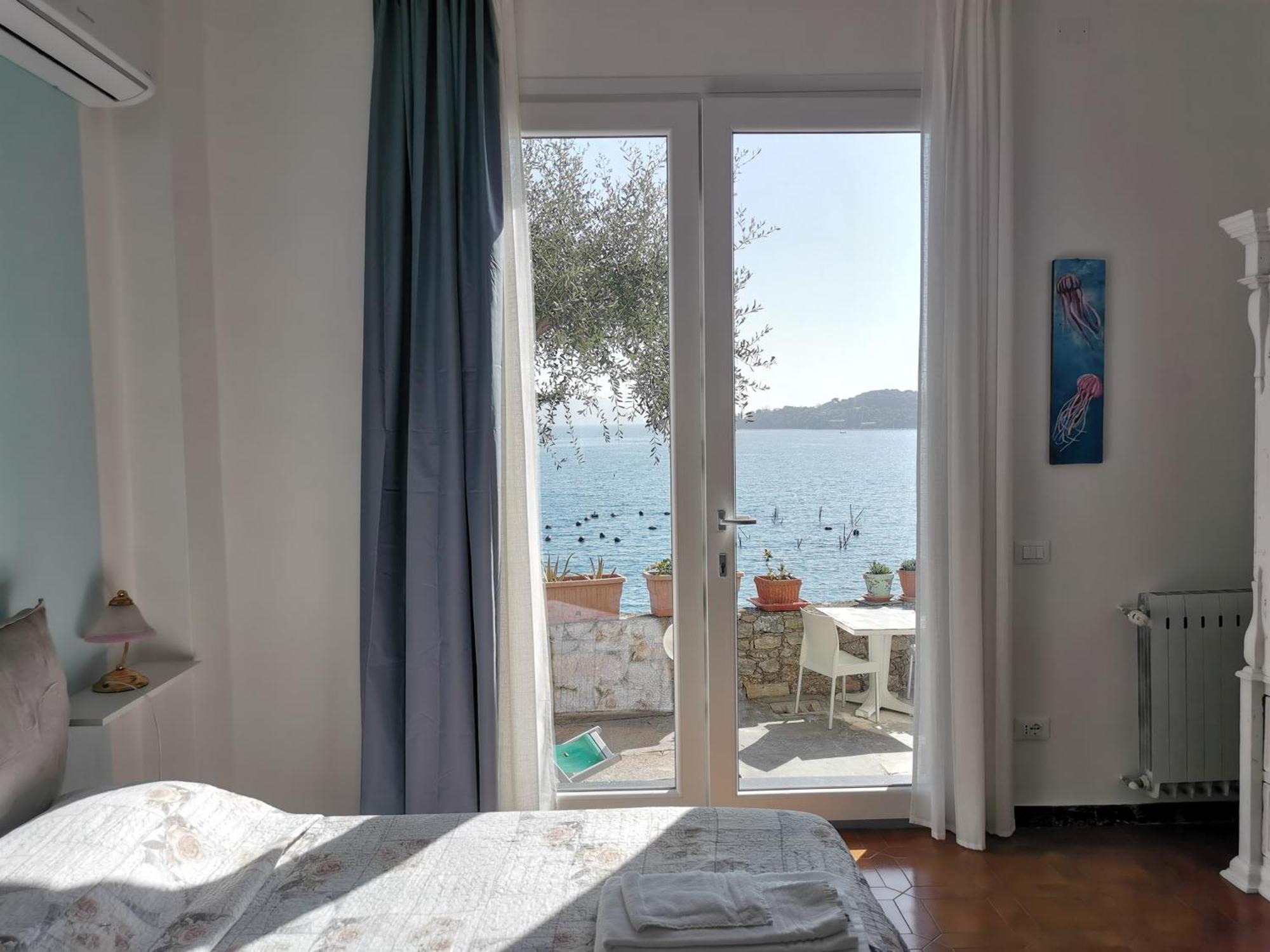 B&B La Palafitta Портовенере Экстерьер фото